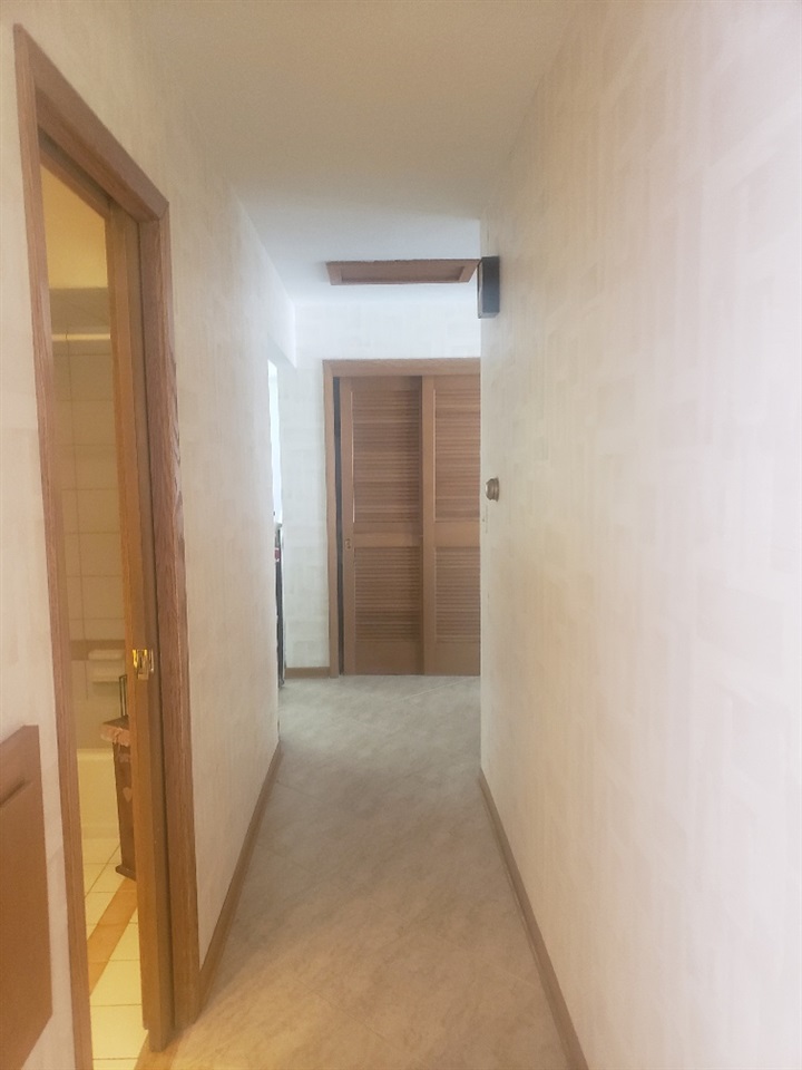 2432 Freeport Road Rockton, IL 61072 - Photo 13 of 22 a view of a hallway to rooms