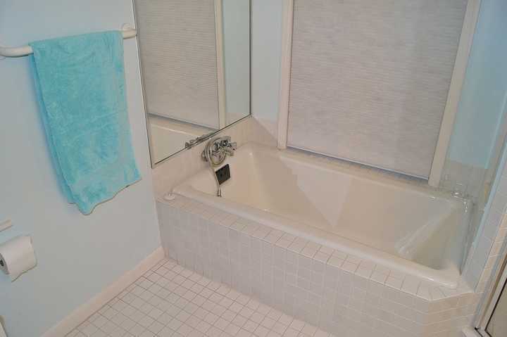 4536 Greenlee Road Southwest Roanoke, VA 24018 - Photo 27 of 33 full bath entry level1