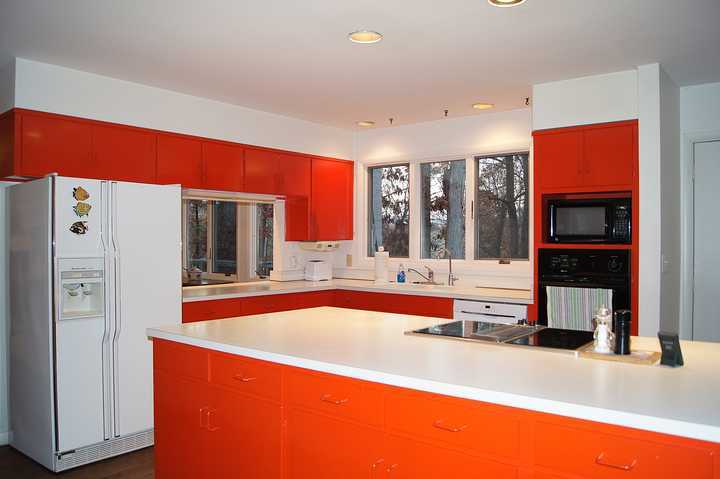 4536 Greenlee Road Southwest Roanoke, VA 24018 - Photo 9 of 33 kitchen1