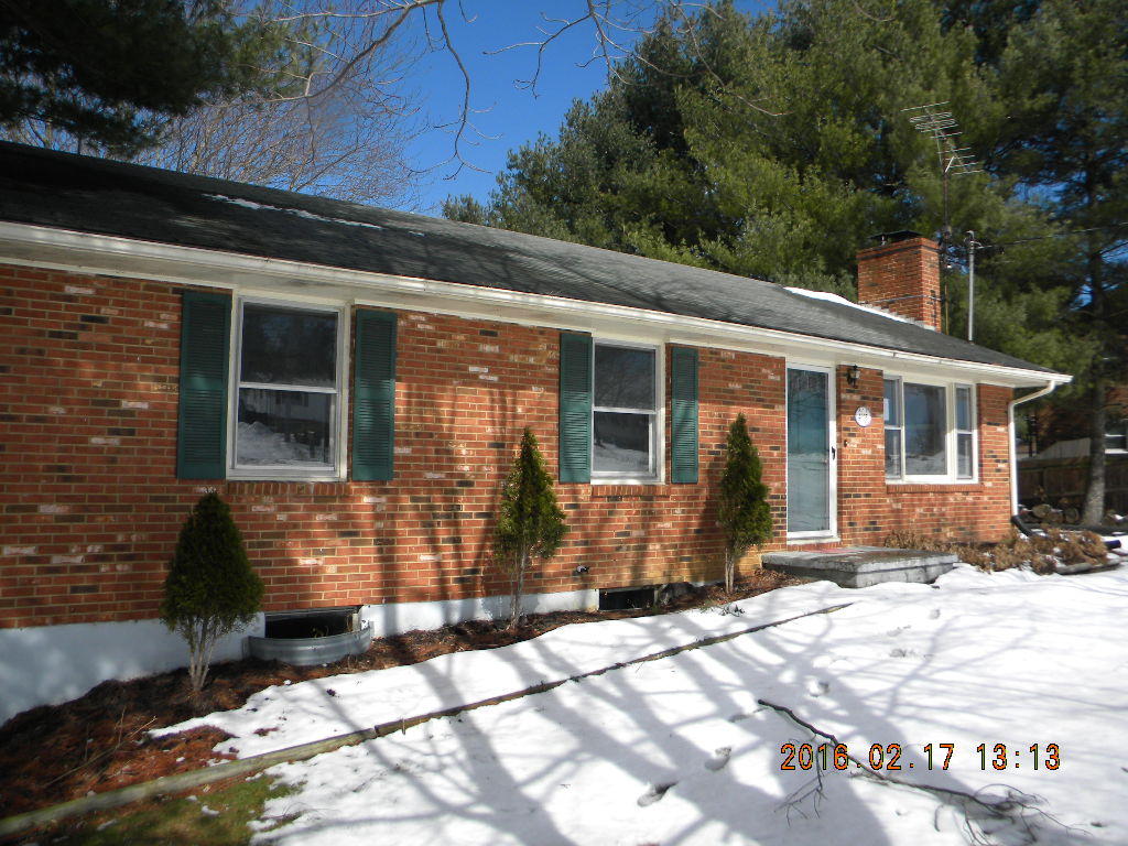 4035 Bains Chapel Road Radford, VA 24141 - Photo 1 of 21 FRONT