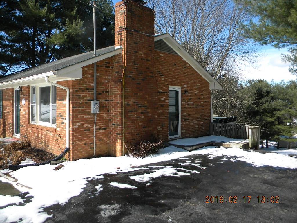 4035 Bains Chapel Road Radford, VA 24141 - Photo 7 of 21 BAINSCHAPE (4)