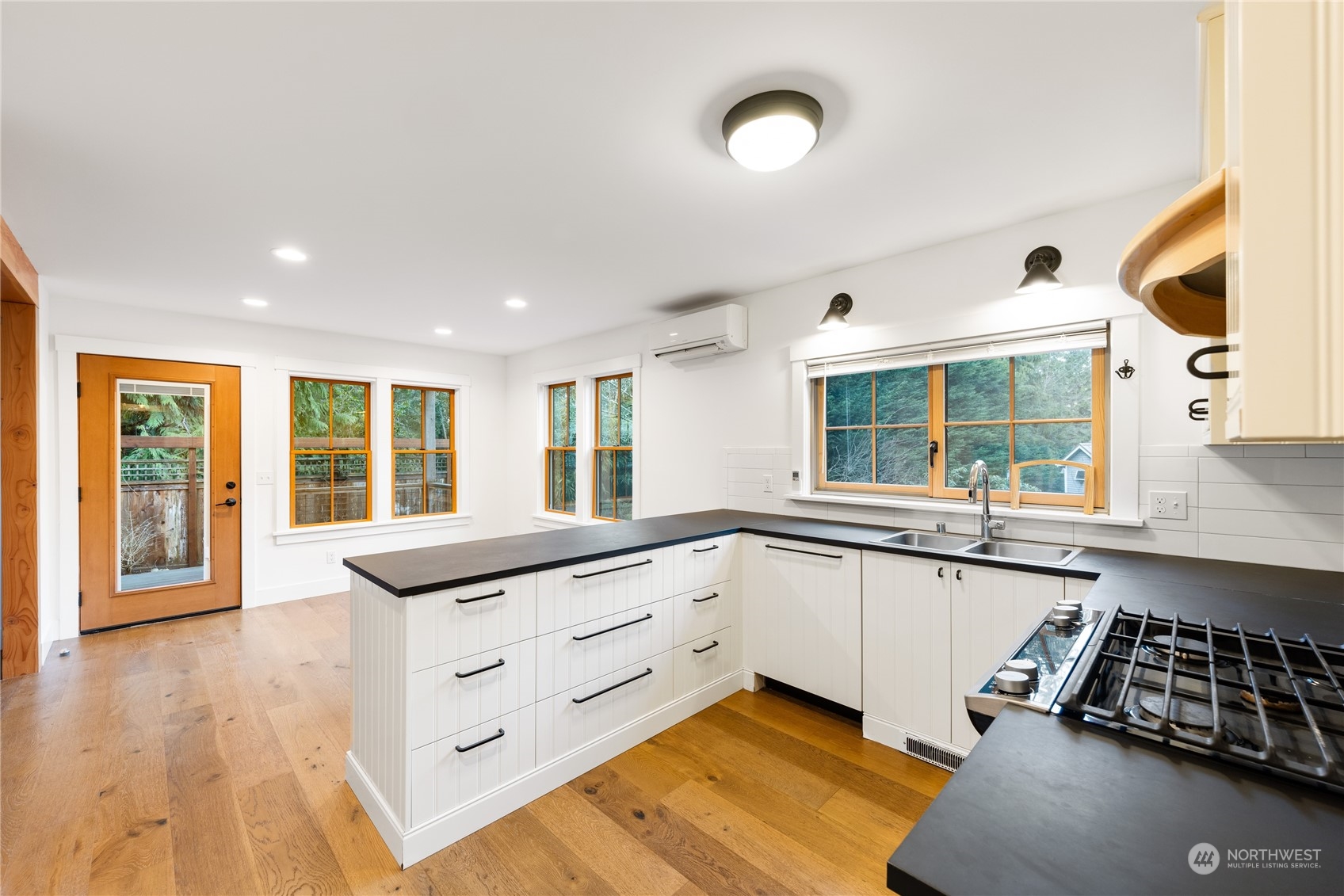 5064 View Road Langley, WA 98260 - Photo 4 of 28 Gallery Image 4