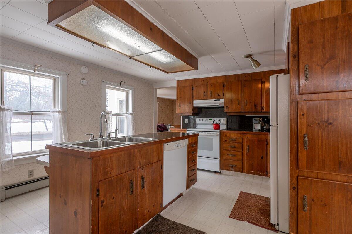 80 Holmes Street Rockland, ME 04841 - Photo 14 of 66 04-80 Holmes-4