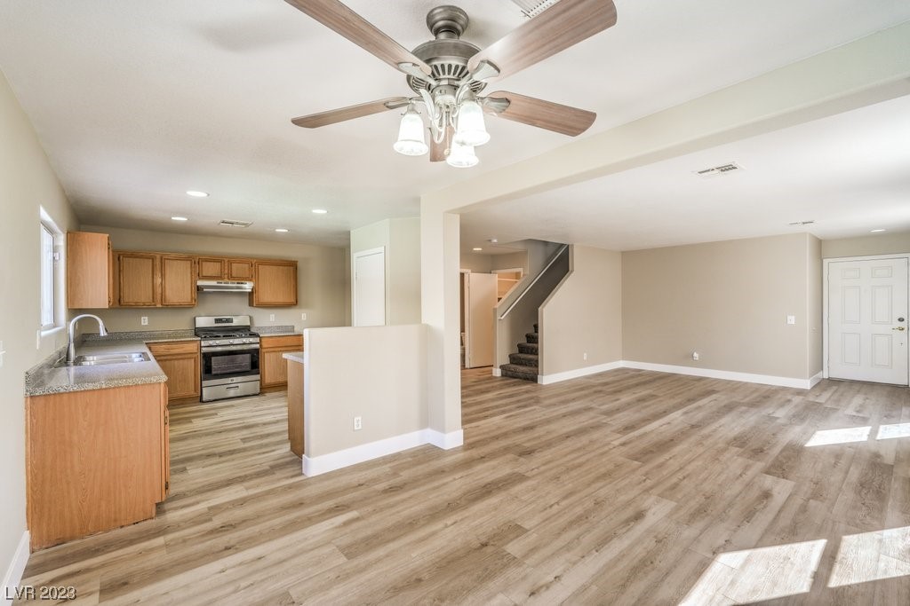9482 Joe Robby Court Las Vegas, NV 89148 - Photo 11 of 33