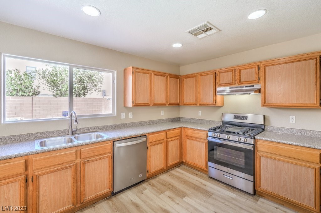 9482 Joe Robby Court Las Vegas, NV 89148 - Photo 14 of 33