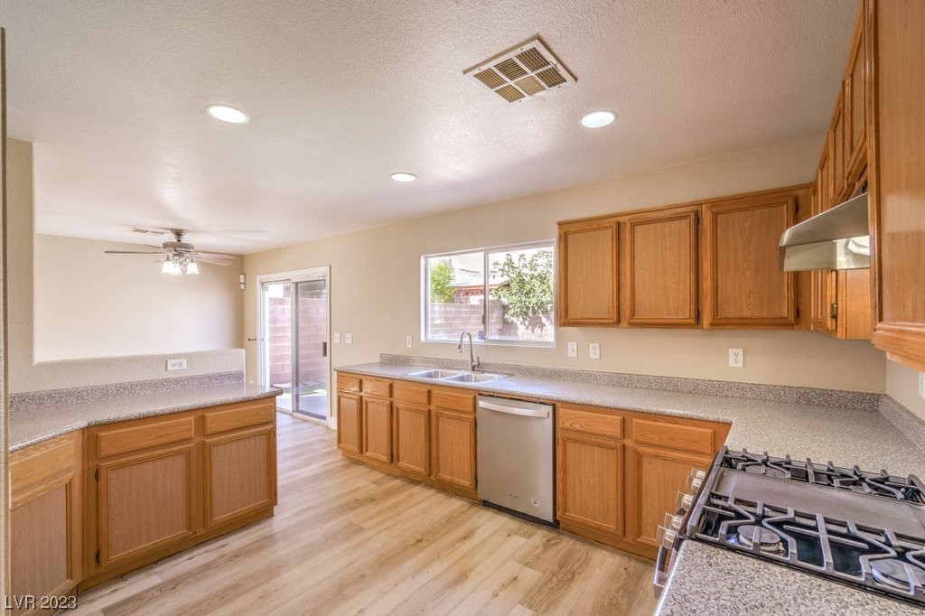 9482 Joe Robby Court Las Vegas, NV 89148 - Photo 15 of 33