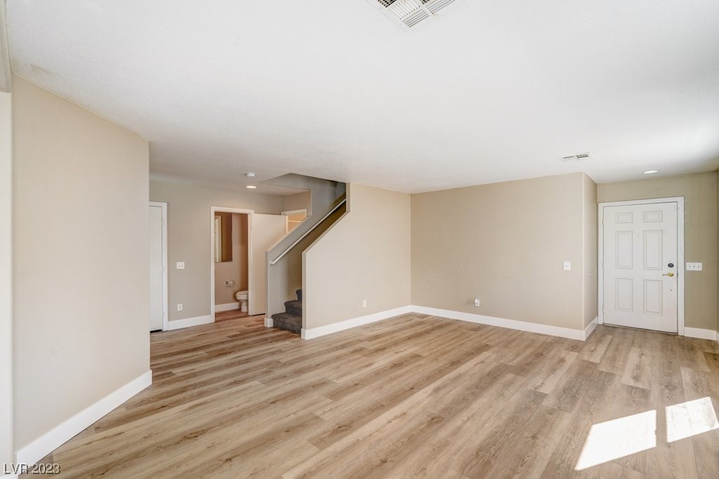 9482 Joe Robby Court Las Vegas, NV 89148 - Photo 5 of 33