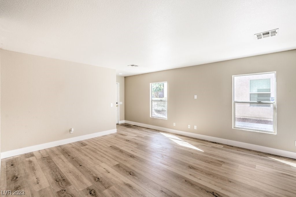 9482 Joe Robby Court Las Vegas, NV 89148 - Photo 6 of 33