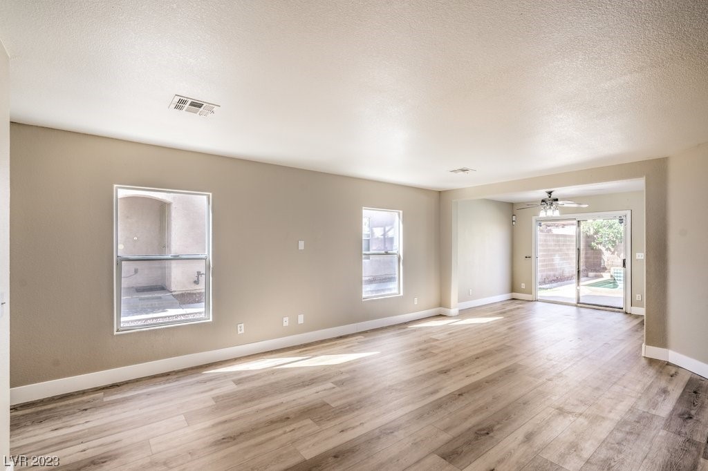 9482 Joe Robby Court Las Vegas, NV 89148 - Photo 7 of 33