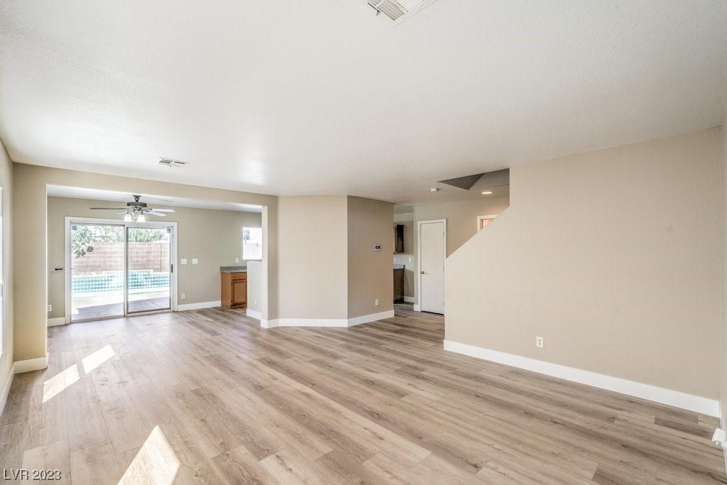9482 Joe Robby Court Las Vegas, NV 89148 - Photo 8 of 33