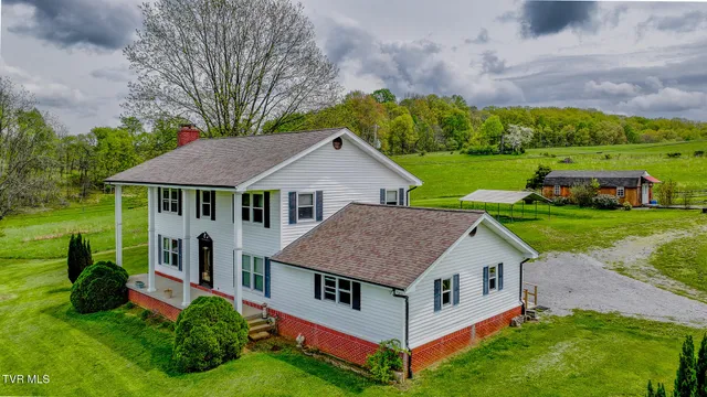 $515,000 | 207 Pleasant View Road, Rose Hill, VA 24281