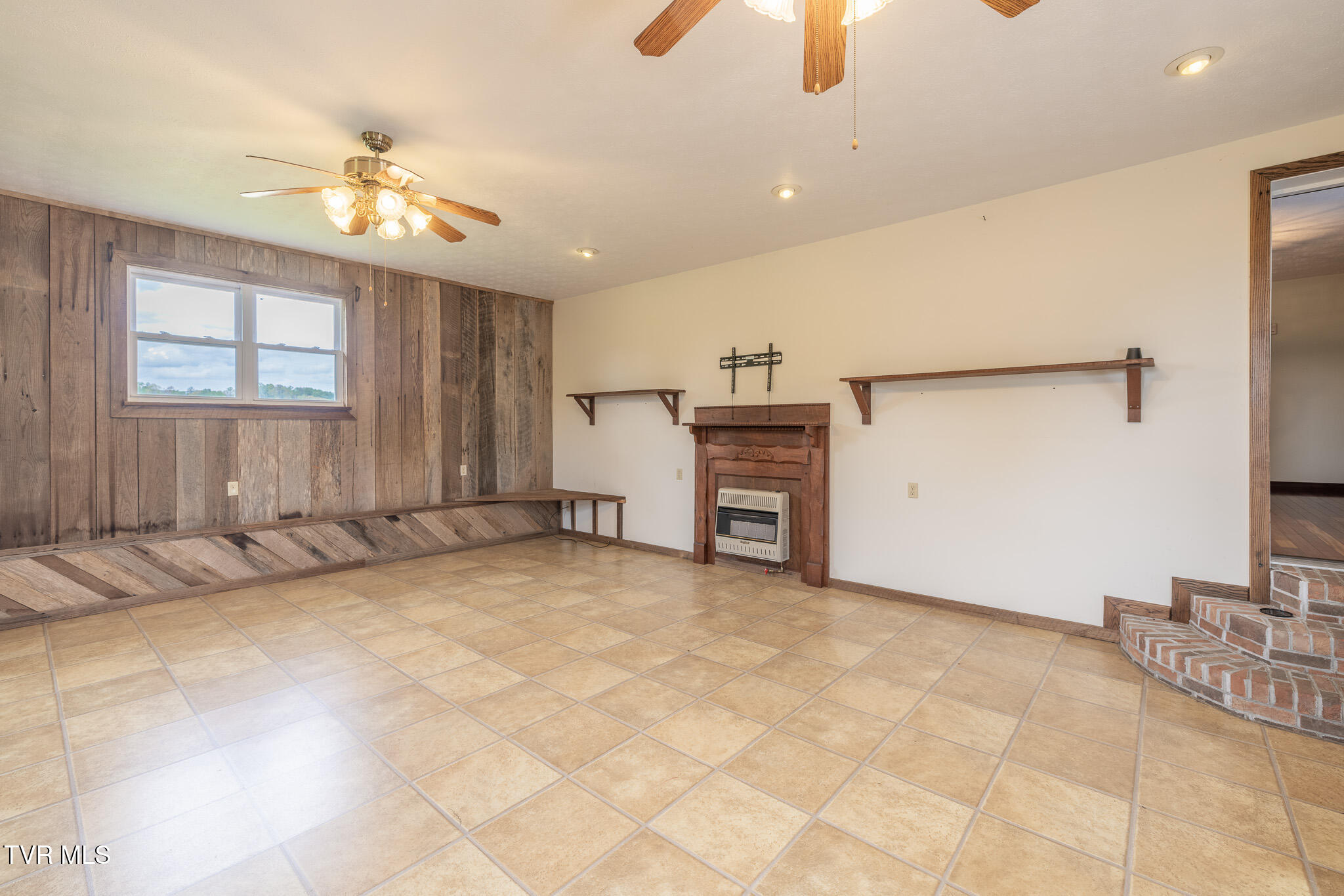 207 Pleasant View Road Rose Hill, VA 24281 - Photo 20 of 53 1R9A2871-HDR