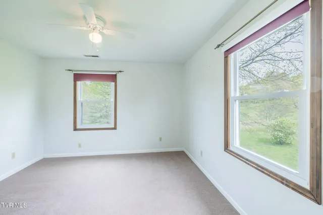 $515,000 | 207 Pleasant View Road, Rose Hill, VA 24281