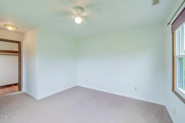 $515,000 | 207 Pleasant View Road, Rose Hill, VA 24281