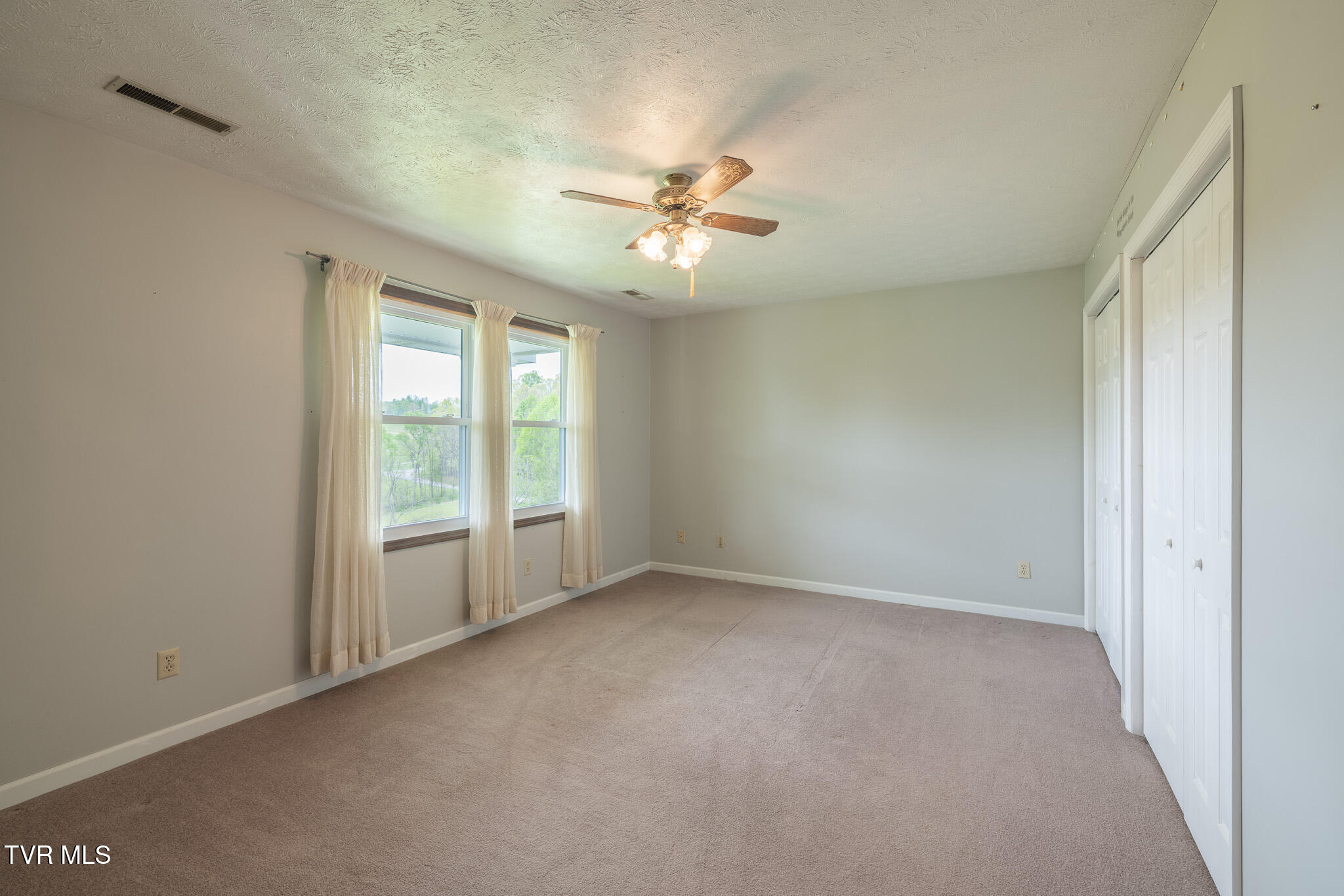 207 Pleasant View Road Rose Hill, VA 24281 - Photo 36 of 53 1R9A2919-HDR