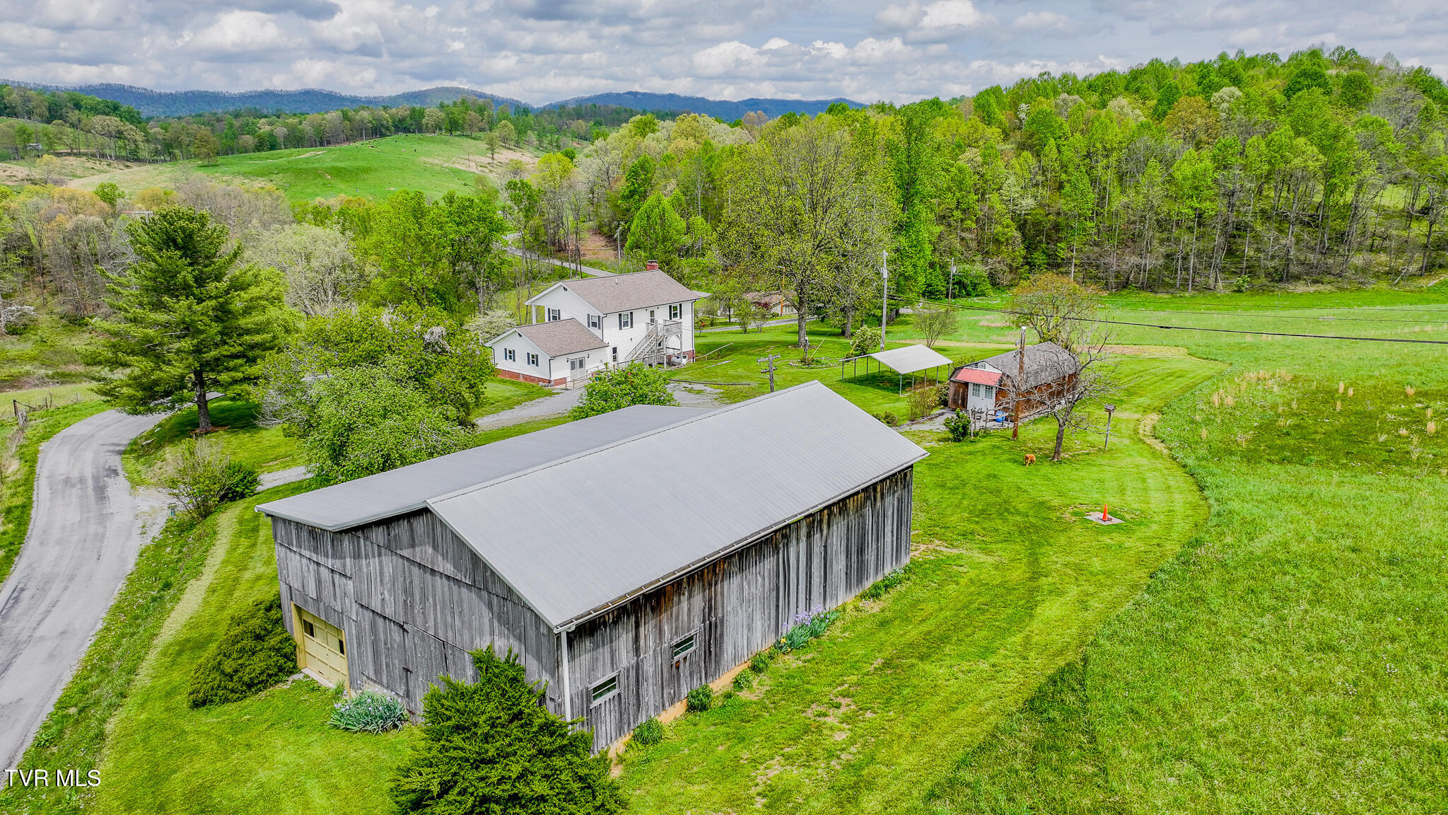 207 Pleasant View Road Rose Hill, VA 24281 - Photo 41 of 53 DJI_20250422123026_0261_D-HDR