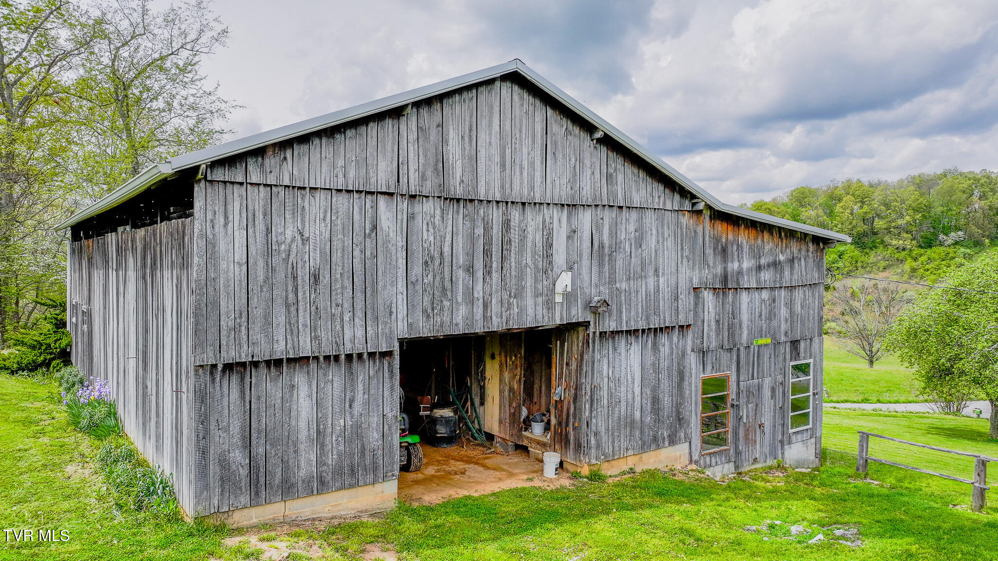 207 Pleasant View Road Rose Hill, VA 24281 - Photo 43 of 53 DJI_20250422123121_0267_D-HDR