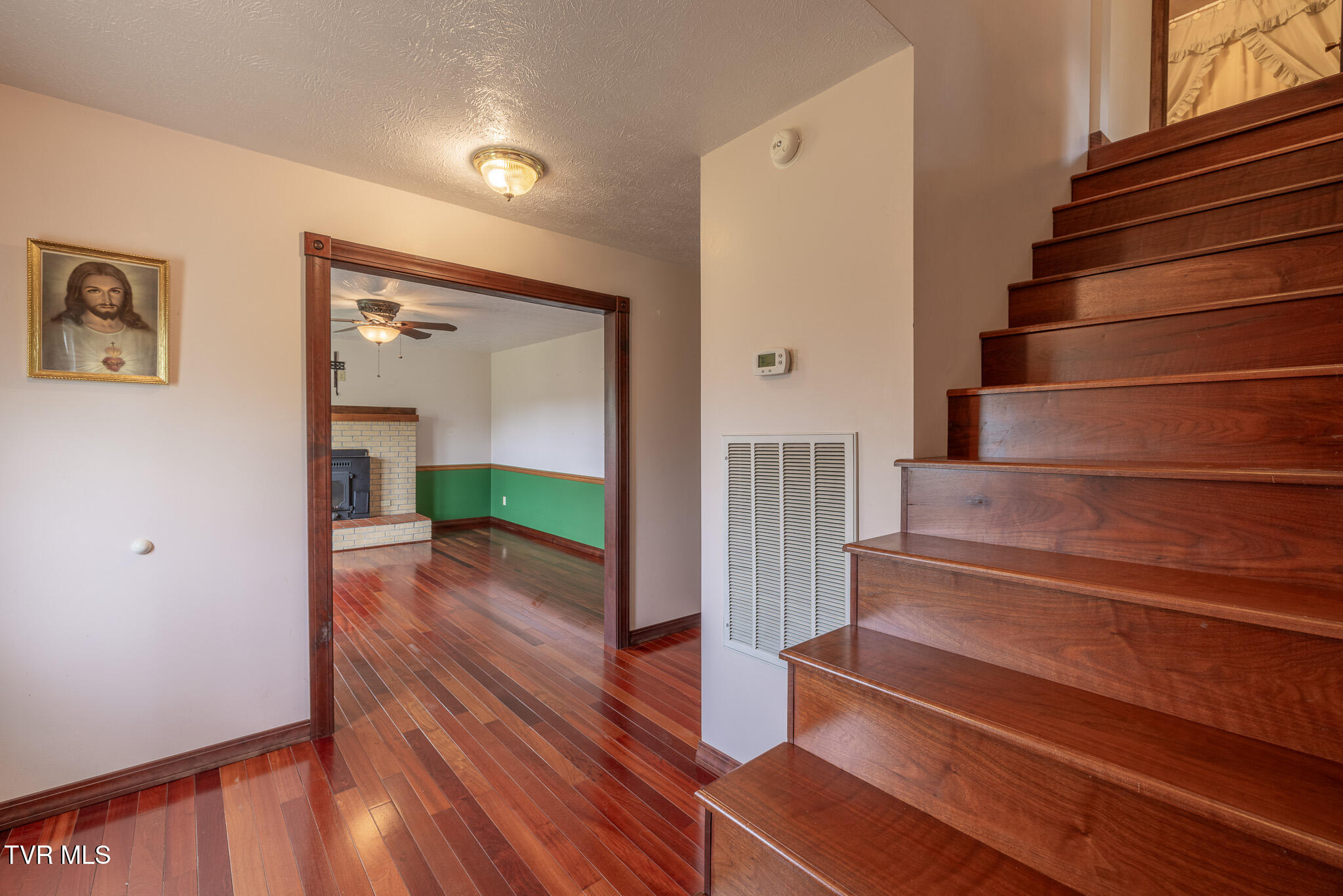 207 Pleasant View Road Rose Hill, VA 24281 - Photo 5 of 53 1R9A2820-HDR