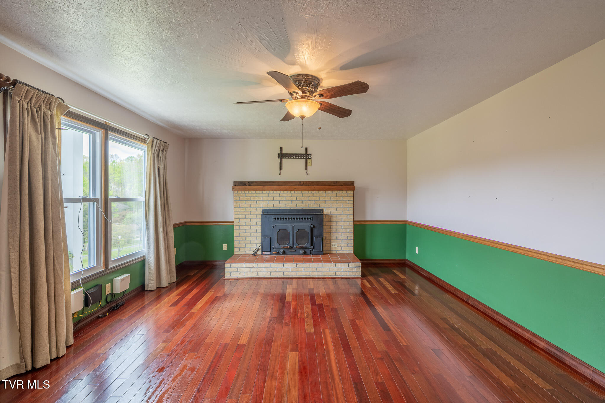 207 Pleasant View Road Rose Hill, VA 24281 - Photo 6 of 53 1R9A2823-HDR