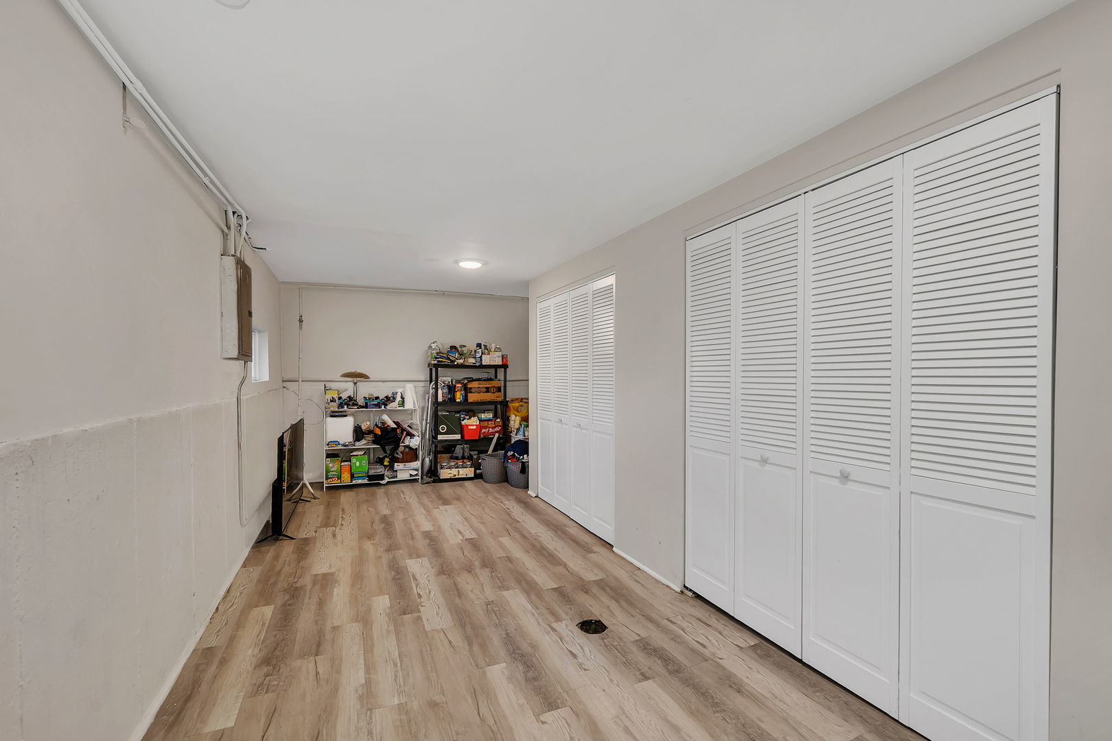 128 South Villa Avenue Addison, IL 60101 - Photo 24 of 43 a view of a room with furniture and bicycle