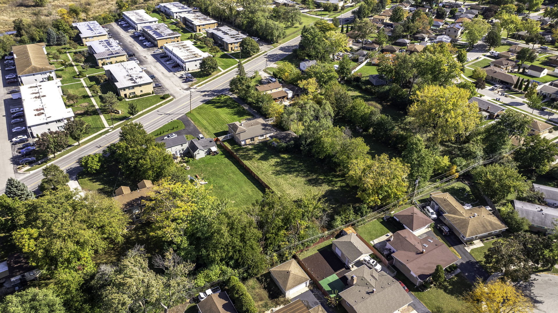 128 South Villa Avenue Addison, IL 60101 - Photo 37 of 43 an aerial view of residential houses with outdoor space