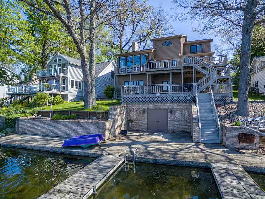312 Spring Beach Road Rome City, IN 46784 - Photo 3 of 36