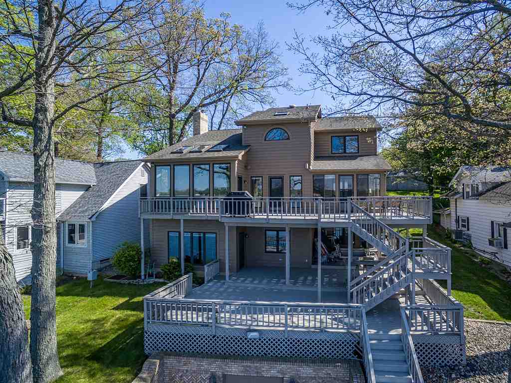 312 Spring Beach Road Rome City, IN 46784 - Photo 4 of 36
