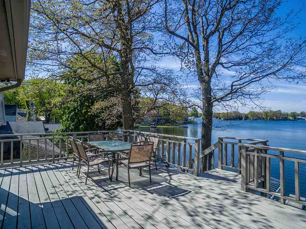 312 Spring Beach Road Rome City, IN 46784 - Photo 5 of 36