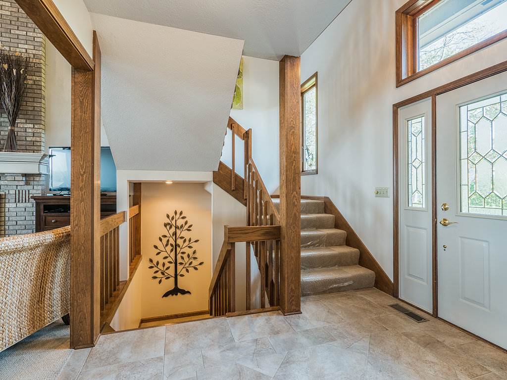 312 Spring Beach Road Rome City, IN 46784 - Photo 8 of 36