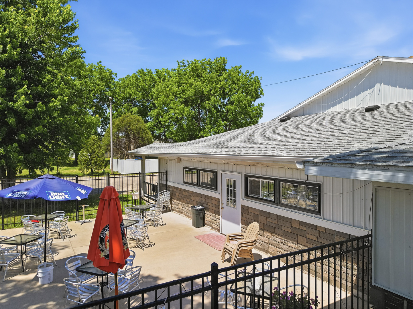 707 Freeport Road Sterling, IL 61081 - Photo 4 of 49