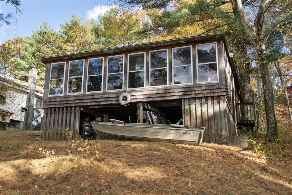 105 Shore Road Sturbridge, MA 01566 - Photo 3 of 26