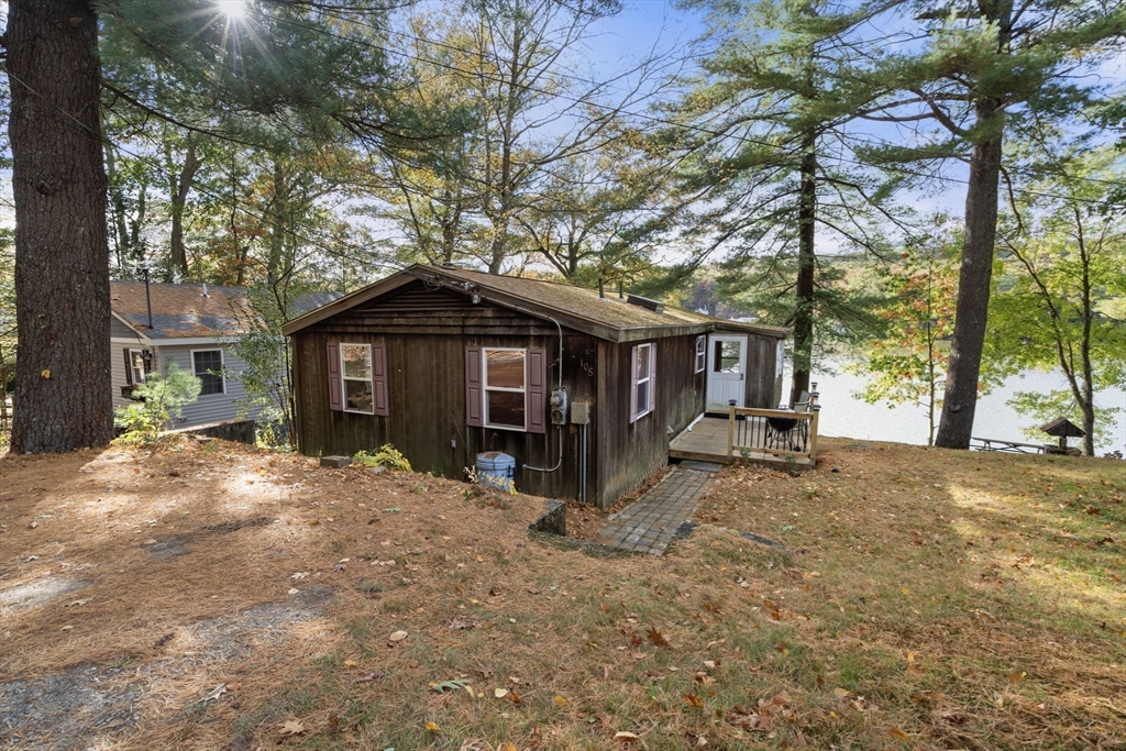 105 Shore Road Sturbridge, MA 01566 - Photo 4 of 26