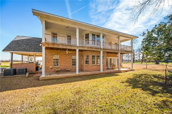 $669,000 | 664 Riverview Drive, Natchez, LA 71456