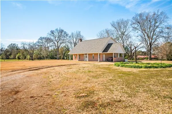 $669,000 | 664 Riverview Drive, Natchez, LA 71456