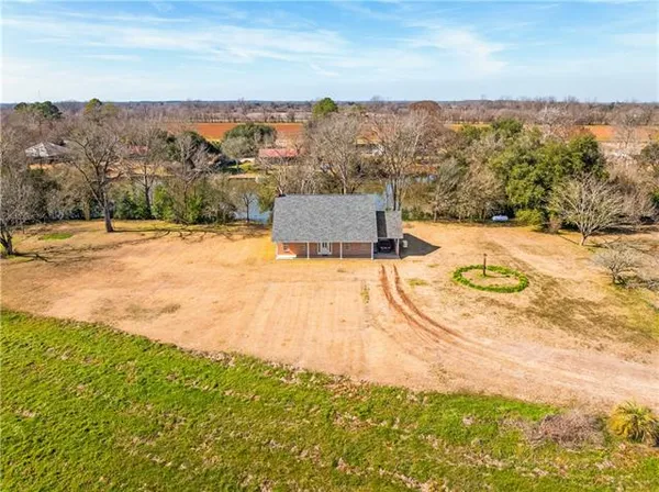 $669,000 | 664 Riverview Drive, Natchez, LA 71456