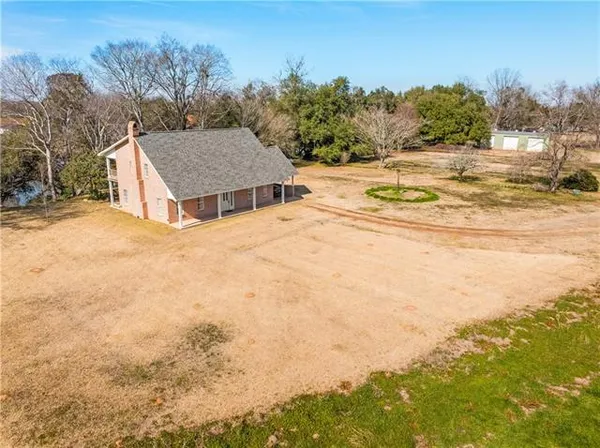 $669,000 | 664 Riverview Drive, Natchez, LA 71456