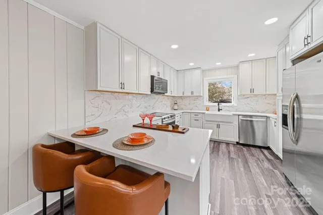 $579,999 | 6514 Highwood Place, Charlotte, NC 28210