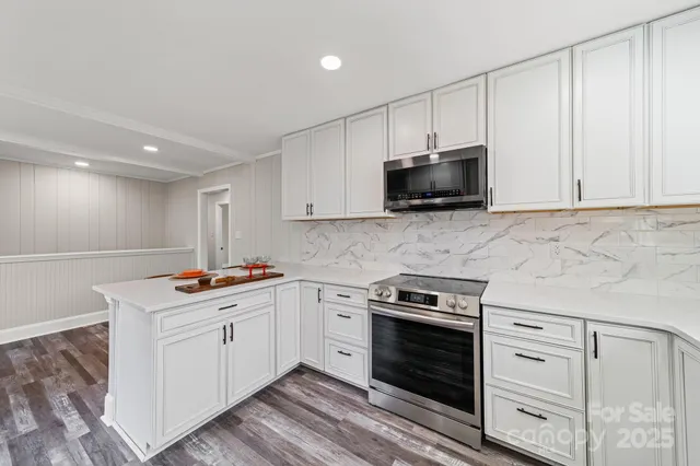 $579,999 | 6514 Highwood Place, Charlotte, NC 28210