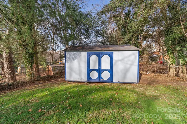 $579,999 | 6514 Highwood Place, Charlotte, NC 28210