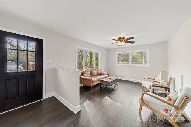 $579,999 | 6514 Highwood Place, Charlotte, NC 28210