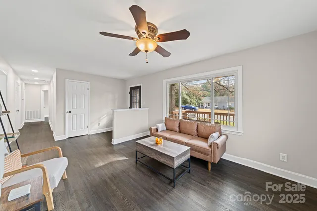 $579,999 | 6514 Highwood Place, Charlotte, NC 28210