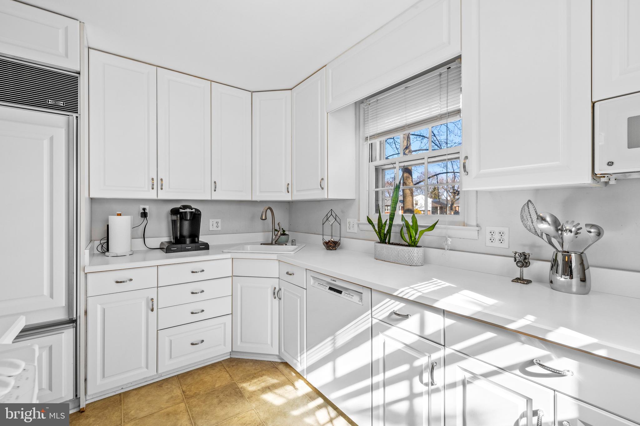1815 Landrake Road Towson, MD 21204 - Photo 12 of 42 Kitchen