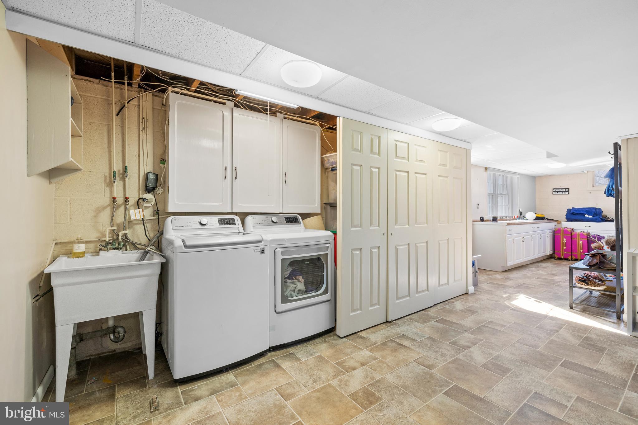 1815 Landrake Road Towson, MD 21204 - Photo 30 of 42 Laundry