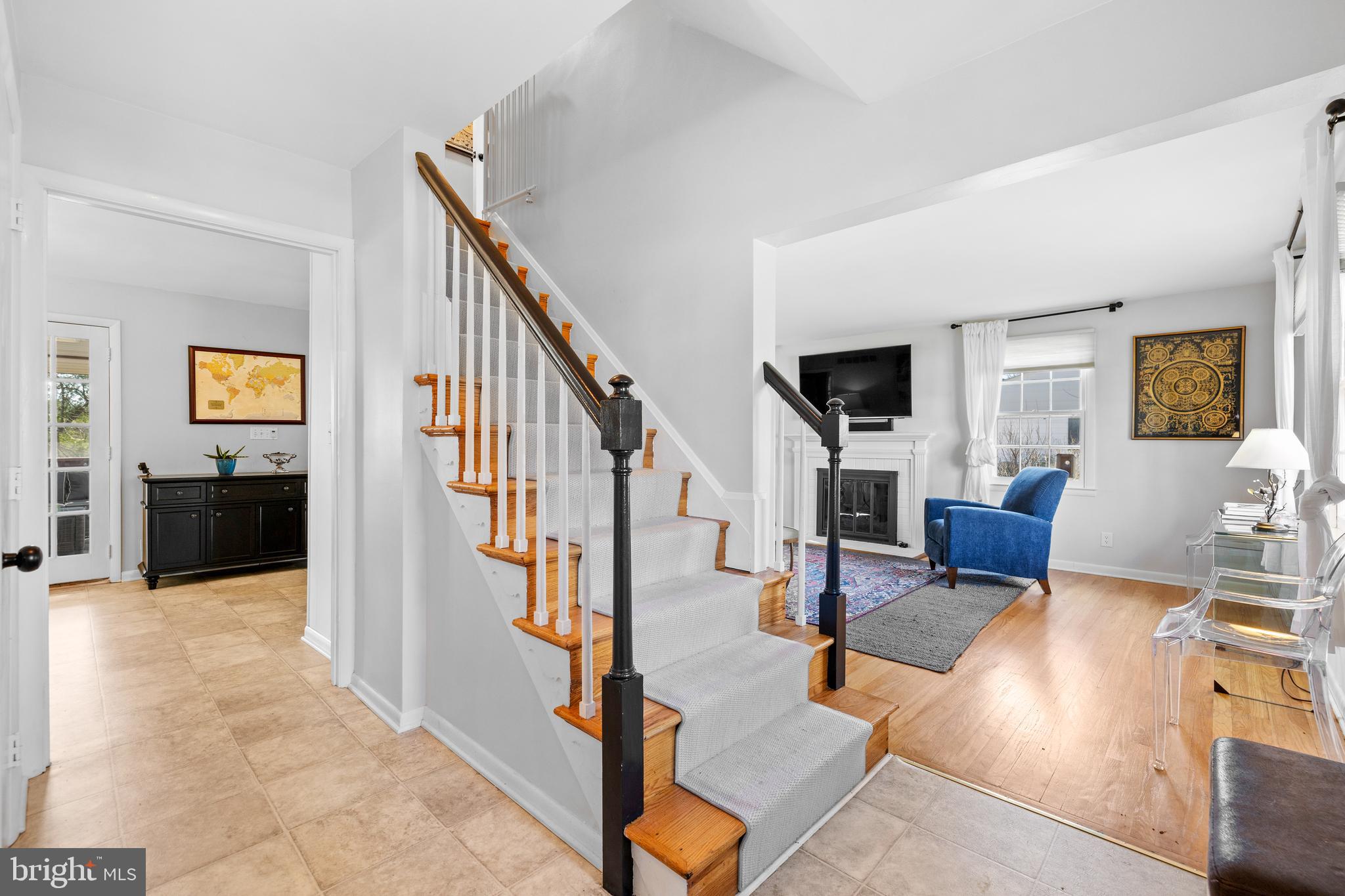 1815 Landrake Road Towson, MD 21204 - Photo 4 of 42 Foyer