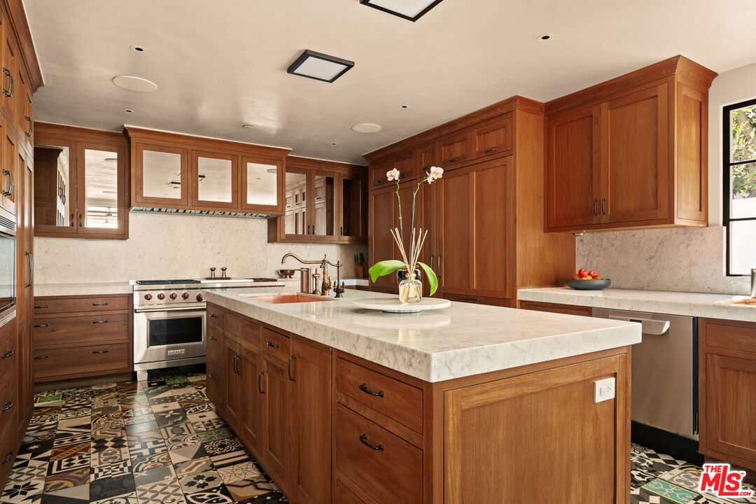 966 Palisades Beach Road Santa Monica, CA 90403 - Photo 20 of 27