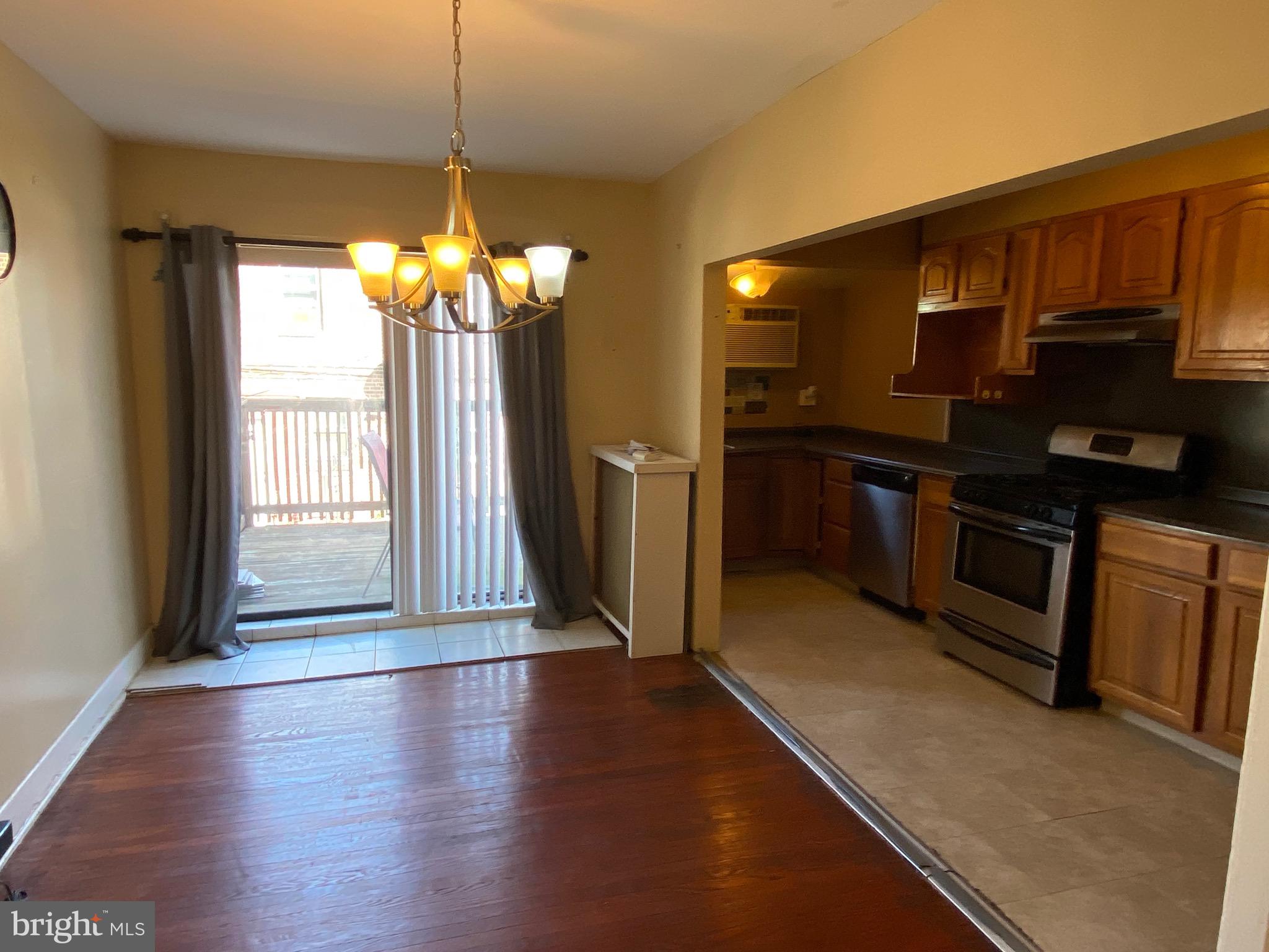 4551 Fernhill Road Philadelphia, PA 19144 - Photo 4 of 16 Dining Room