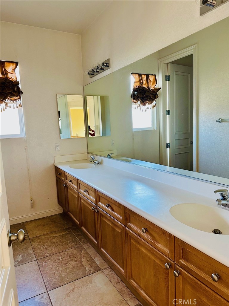 53 Plaza Avila Lake Elsinore, CA 92532 - Photo 12 of 26