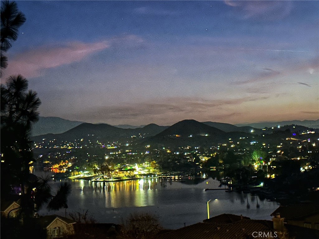 53 Plaza Avila Lake Elsinore, CA 92532 - Photo 15 of 26