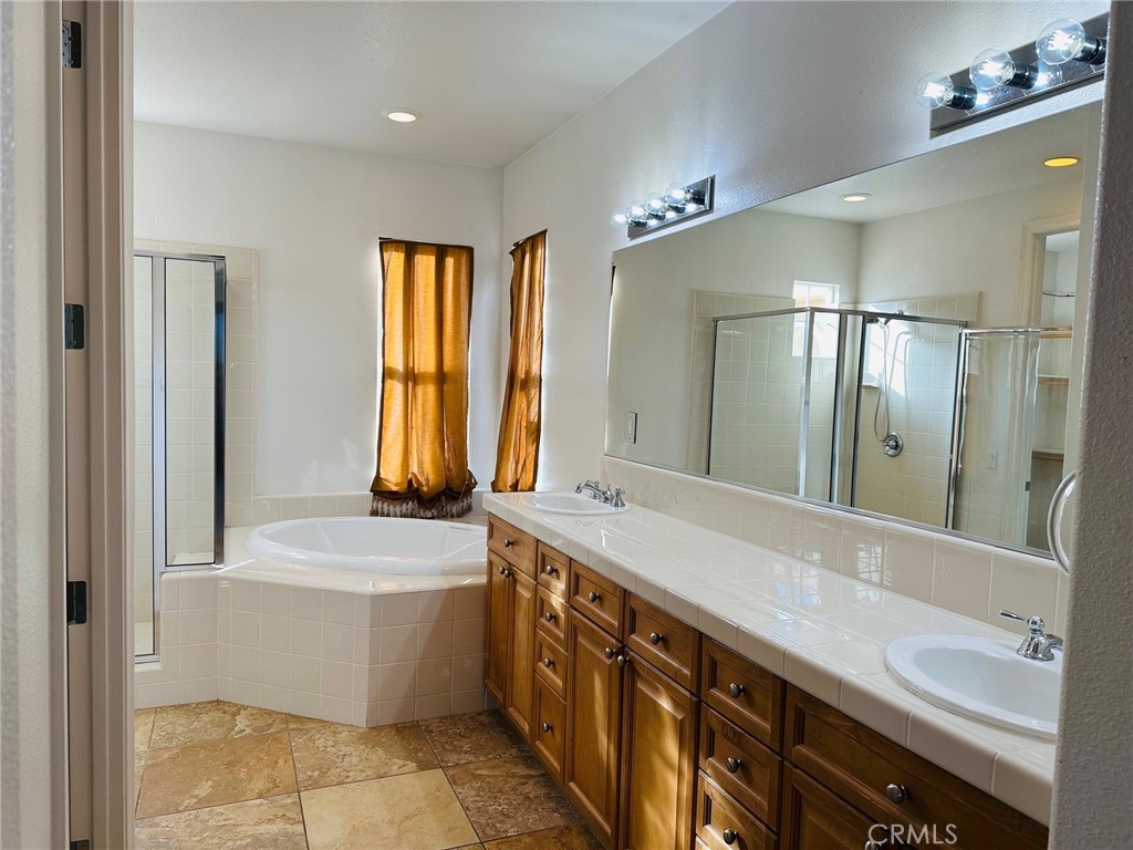 53 Plaza Avila Lake Elsinore, CA 92532 - Photo 18 of 26