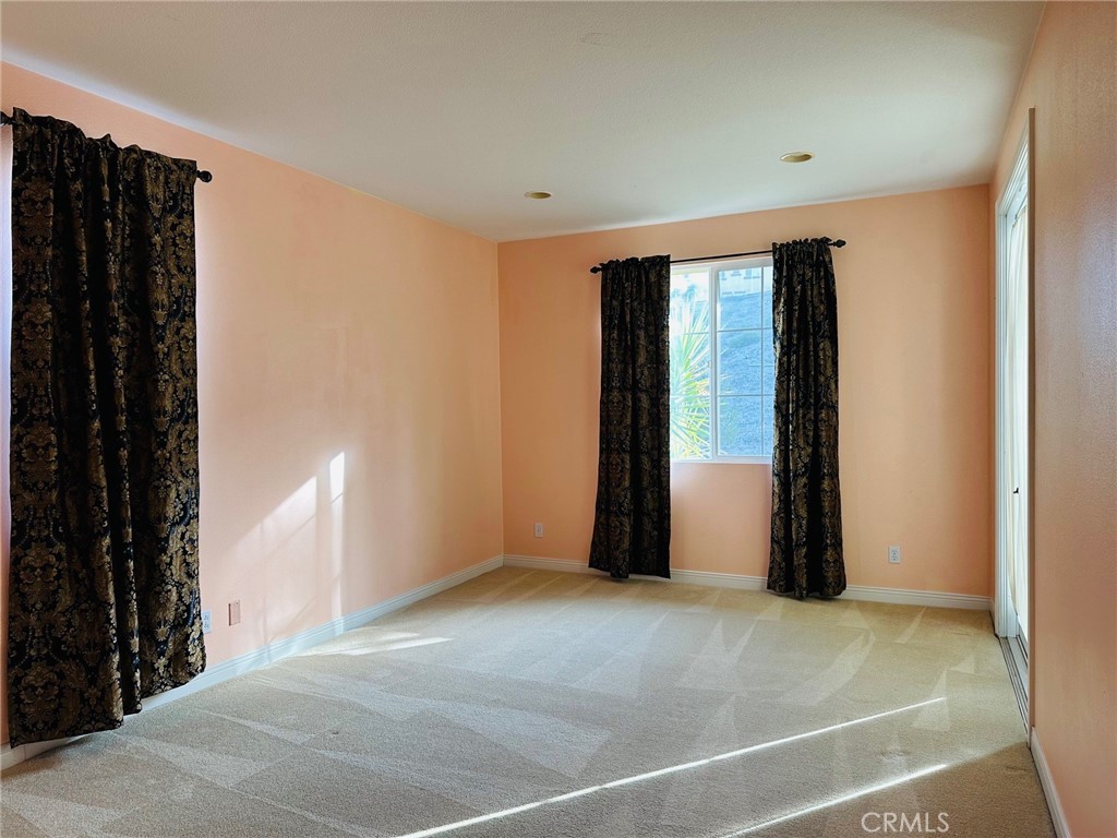 53 Plaza Avila Lake Elsinore, CA 92532 - Photo 10 of 26